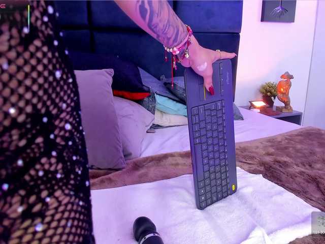 AprilJhonnes live cam on BongaCams