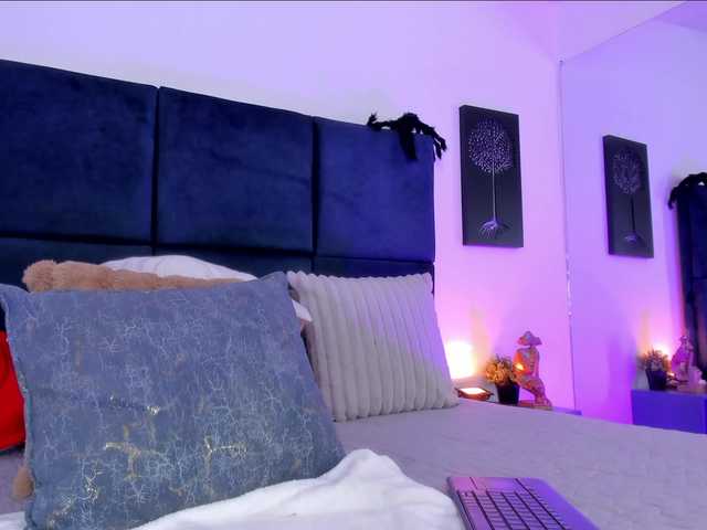 AprilJhonnes live cam on BongaCams