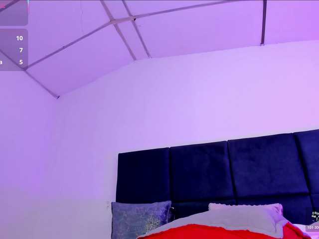 AprilJhonnes live cam on BongaCams
