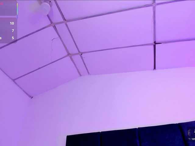 AprilJhonnes live cam on BongaCams