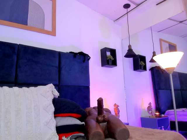 AprilJhonnes live cam preview