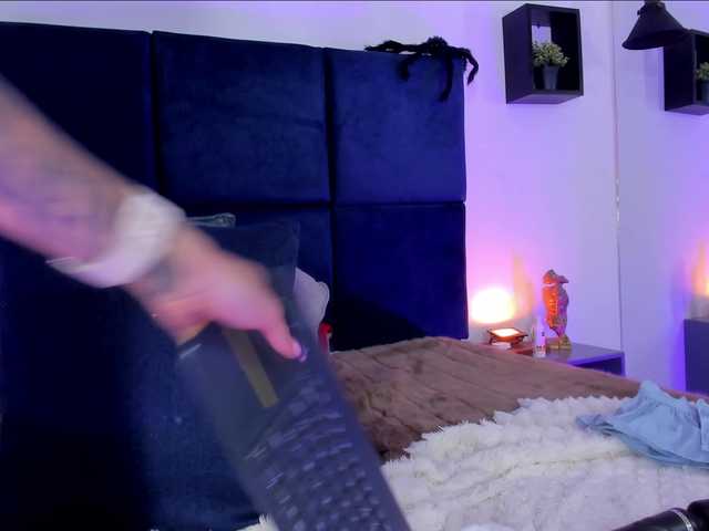 AprilJhonnes live cam on BongaCams