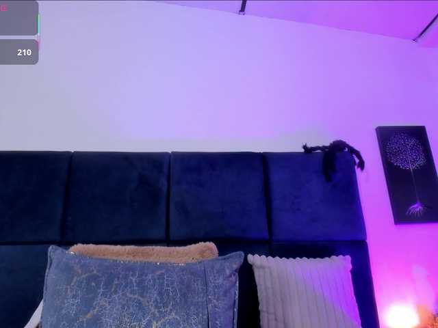 AprilJhonnes live cam on BongaCams
