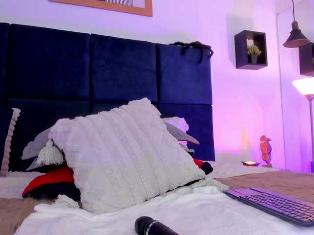 AprilJhonnes live cam on BongaCams