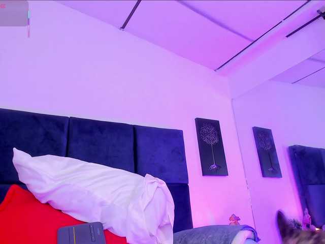 AprilJhonnes live cam on BongaCams