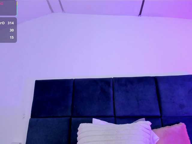 AprilJhonnes live webcam show