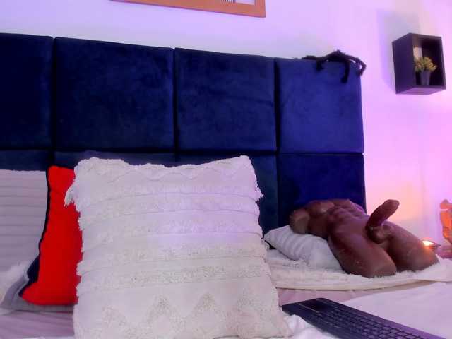 AprilJhonnes live cam on BongaCams