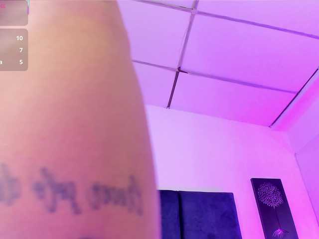 AprilJhonnes live cam on BongaCams