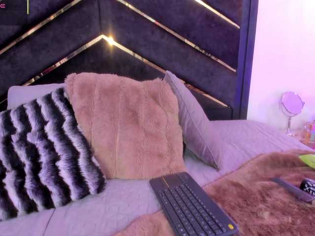 AprilJhonnes live cam on BongaCams