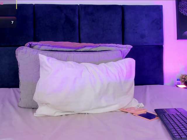 AprilJhonnes live cam on BongaCams