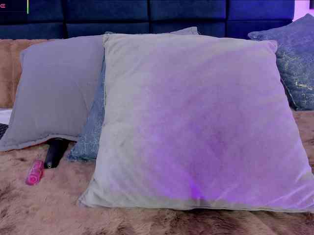 AprilJhonnes webcam
