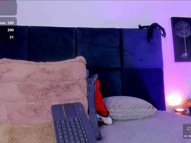 AprilJhonnes webcam