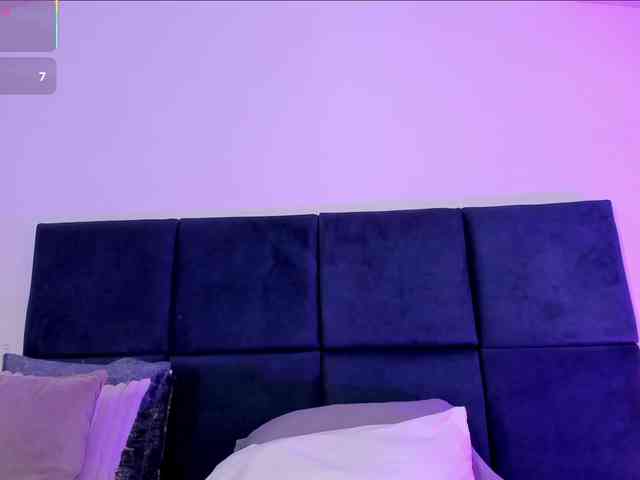 AprilJhonnes webcam