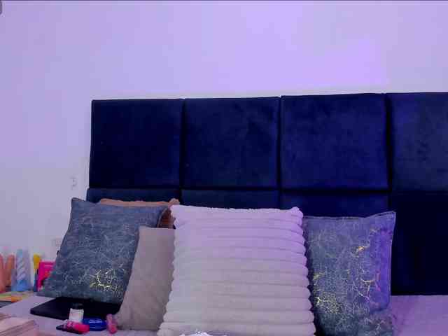 AprilJhonnes webcam