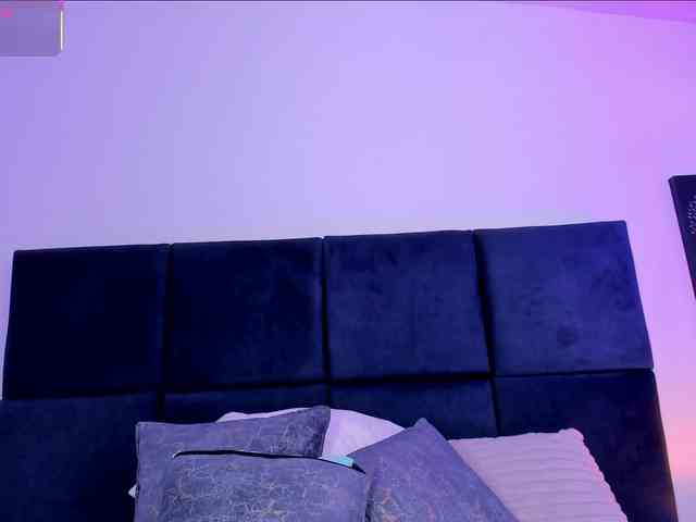 AprilJhonnes webcam