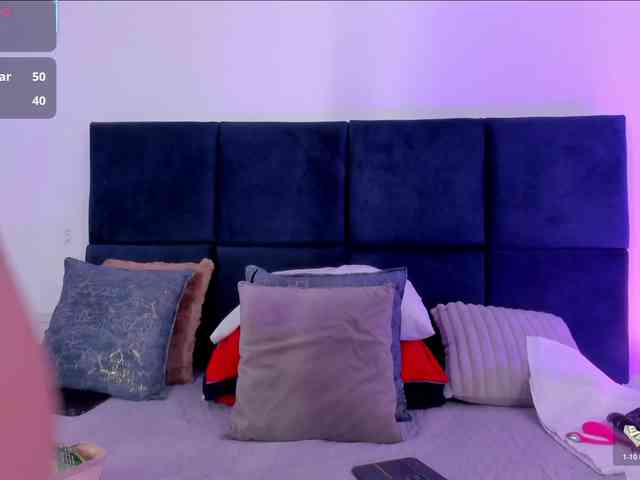 AprilJhonnes webcam