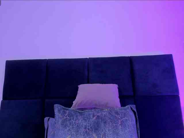 AprilJhonnes webcam