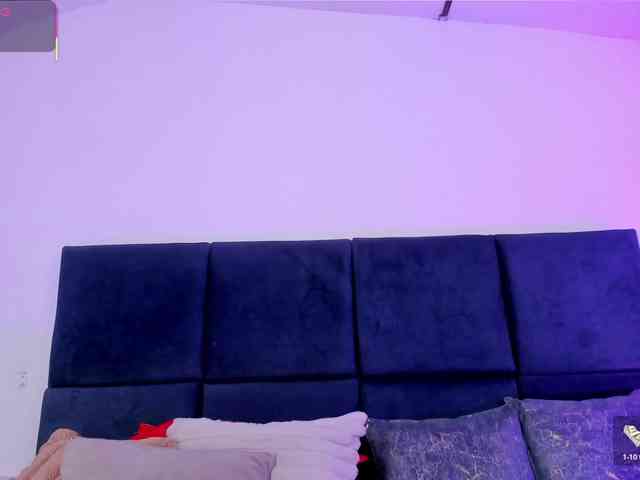 AprilJhonnes webcam
