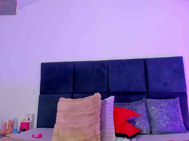 AprilJhonnes webcam