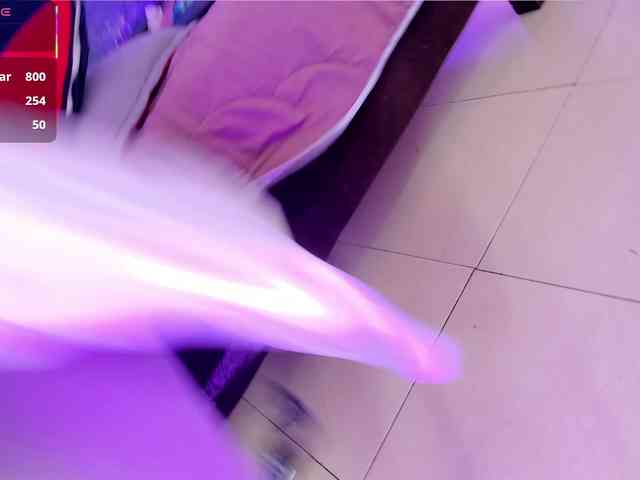 AprilJhonnes webcam