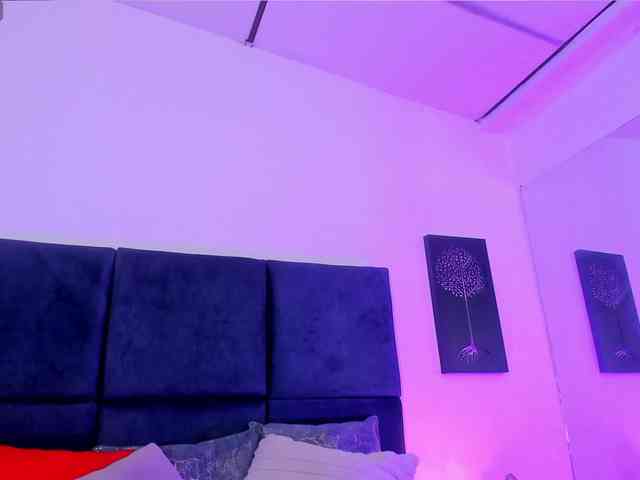 AprilJhonnes webcam