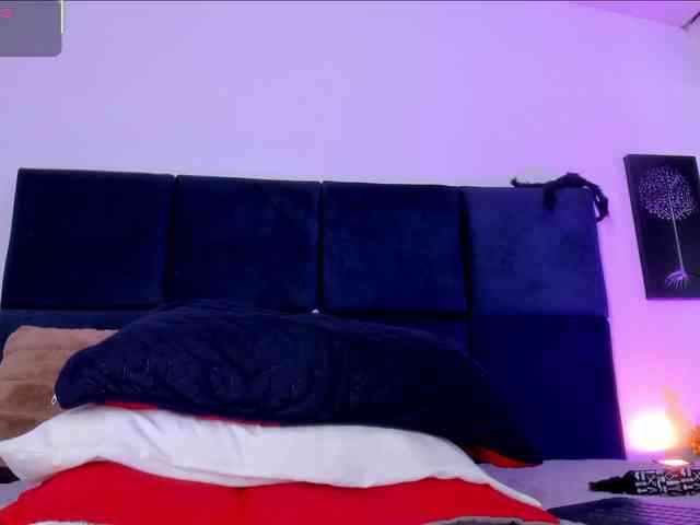 AprilJhonnes webcam