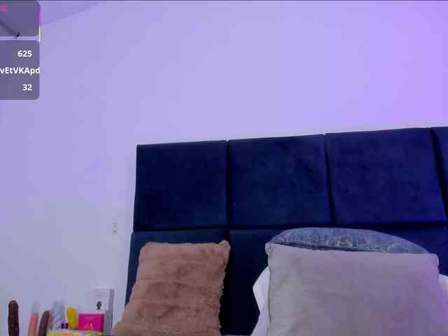AprilJhonnes webcam