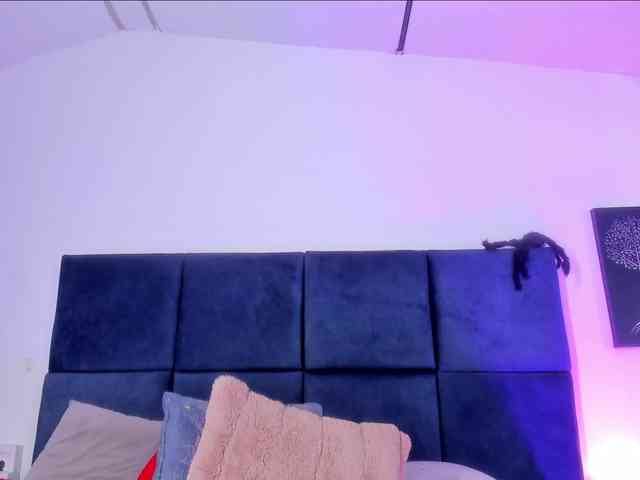 AprilJhonnes webcam