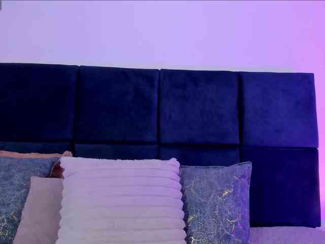 AprilJhonnes webcam