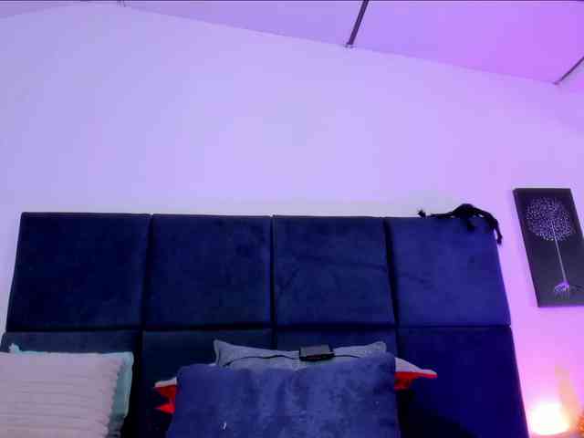AprilJhonnes webcam