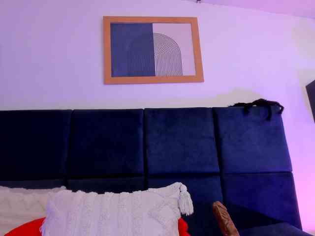 AprilJhonnes webcam