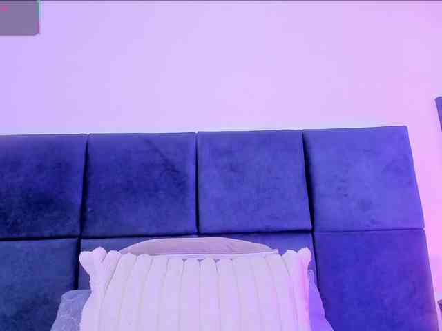 AprilJhonnes webcam