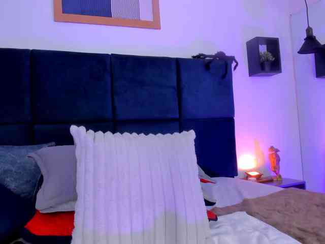 AprilJhonnes webcam