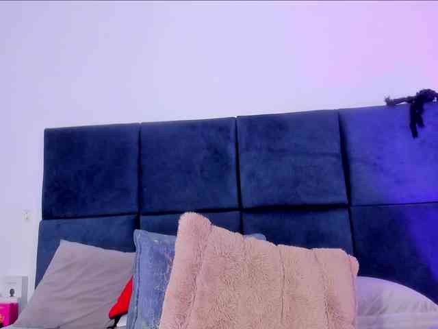 AprilJhonnes webcam