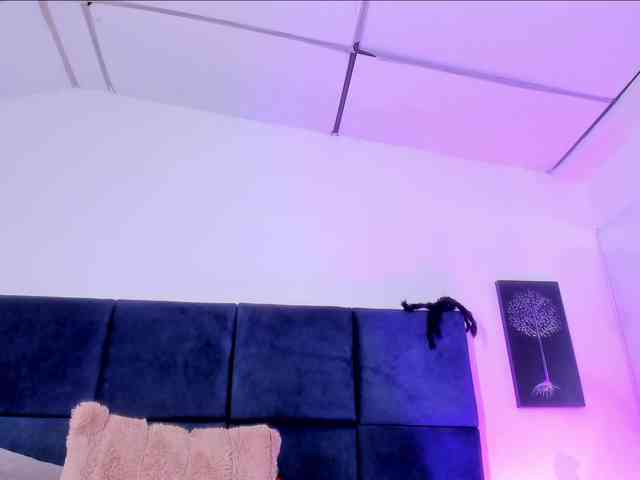 AprilJhonnes webcam