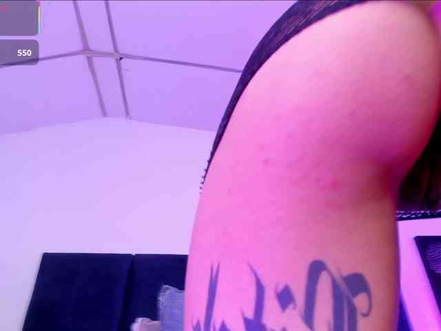 AprilJhonnes webcam