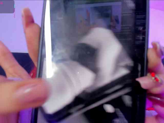 AprilJhonnes webcam