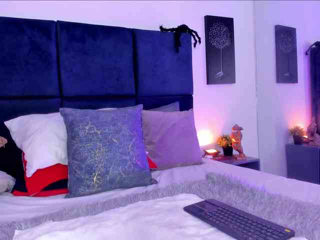 AprilJhonnes Live Webcam on BongaCams