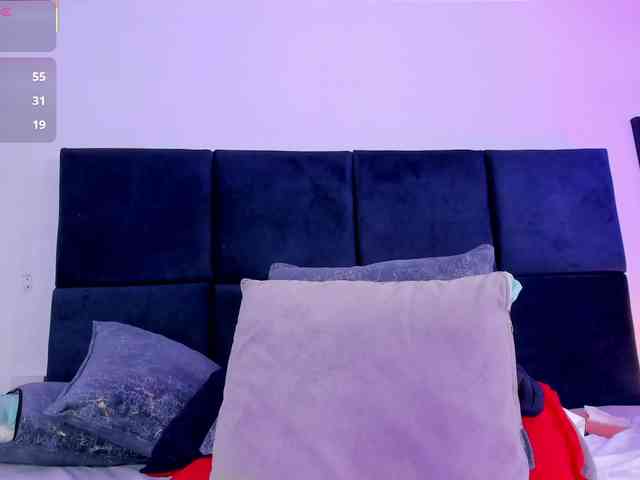AprilJhonnes webcam