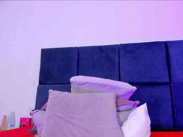 AprilJhonnes webcam