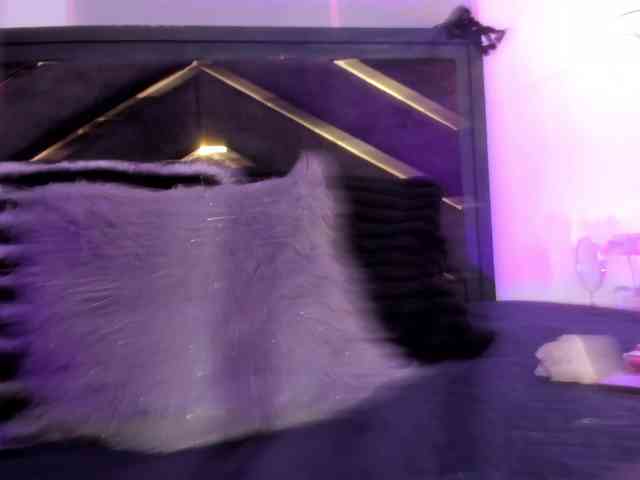 AprilJhonnes webcam