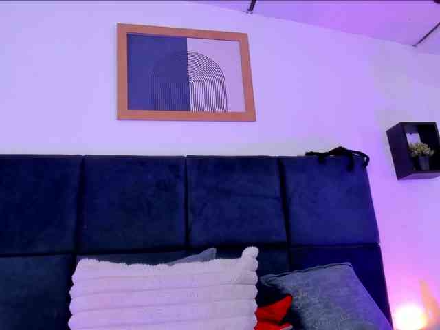 AprilJhonnes webcam