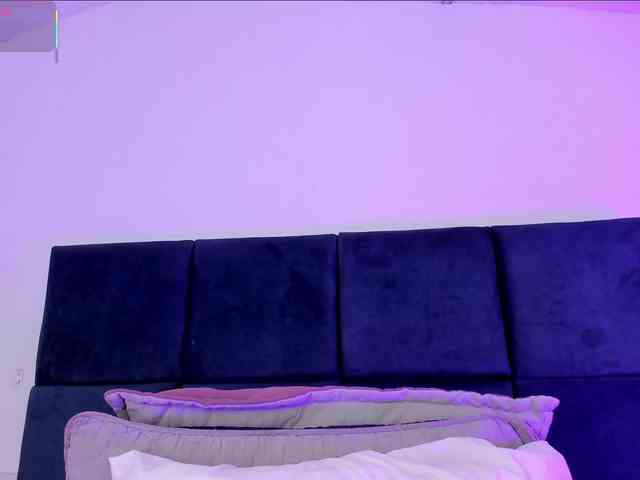 AprilJhonnes webcam