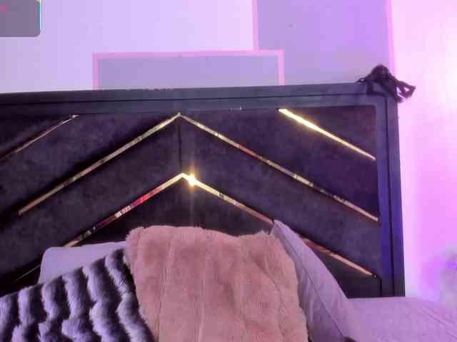 AprilJhonnes webcam