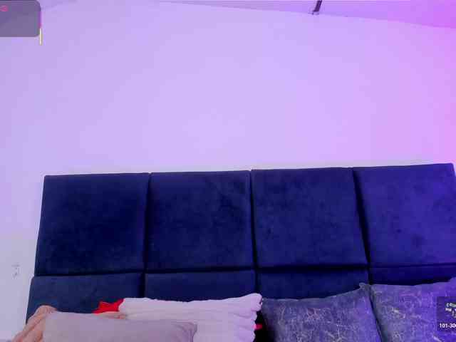 AprilJhonnes webcam