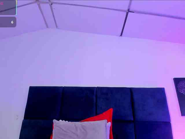 AprilJhonnes webcam