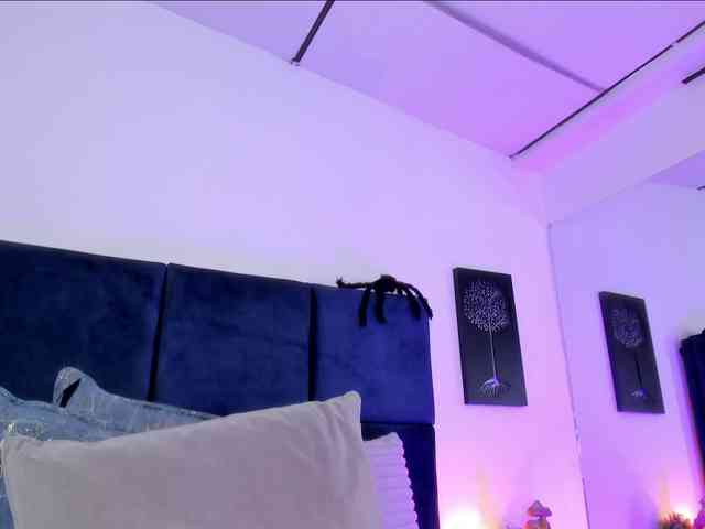 AprilJhonnes webcam