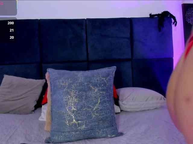 AprilJhonnes webcam