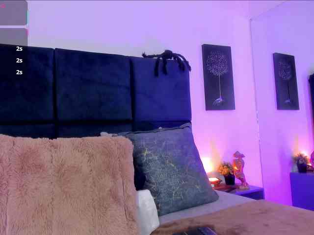 AprilJhonnes webcam
