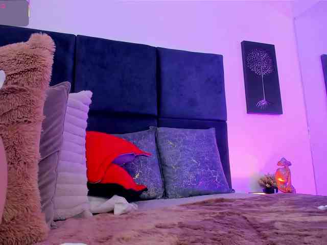 AprilJhonnes webcam